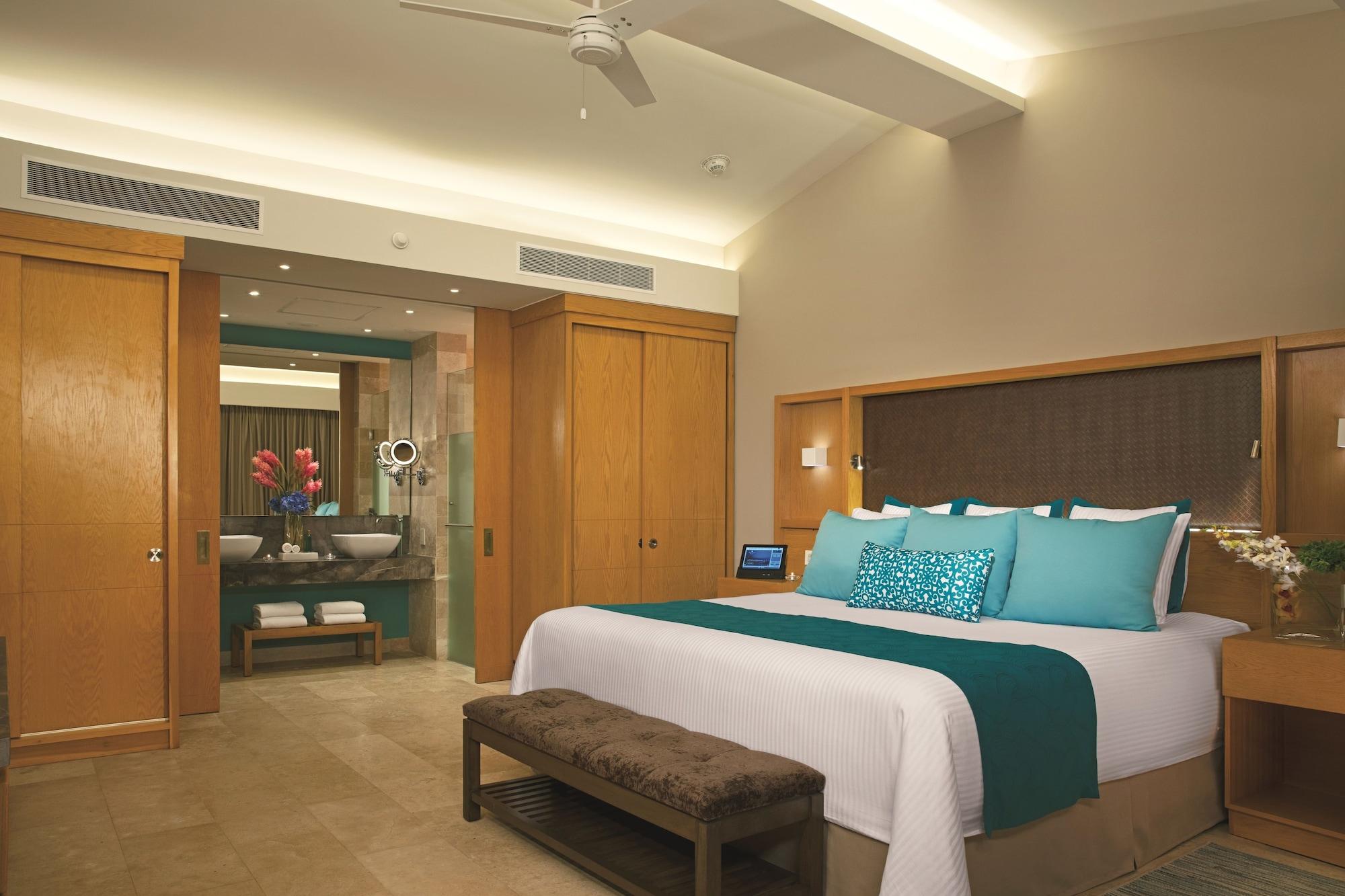 Dreams Playa Mujeres Golf & Spa Resort Канкун Екстериор снимка